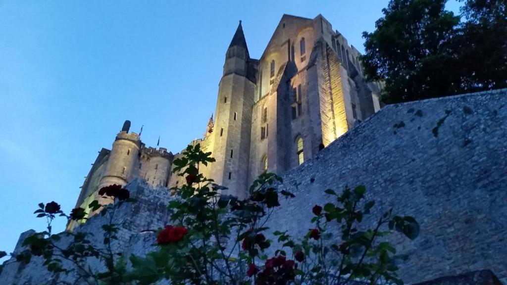 Lepetit Nid Du Mont Maison Normande Proche De La Baie Du Mont Saint Michel Pontorson Kültér fotó